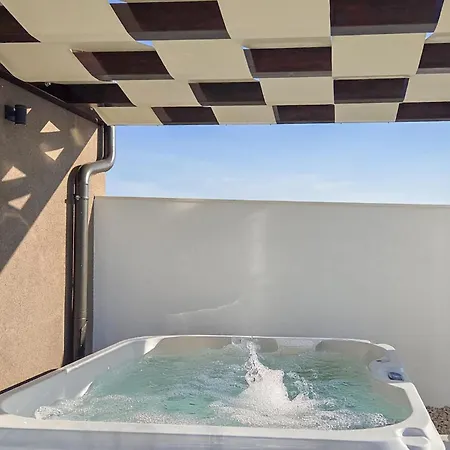 Διαμέρισμα Luxurious In With Sauna *