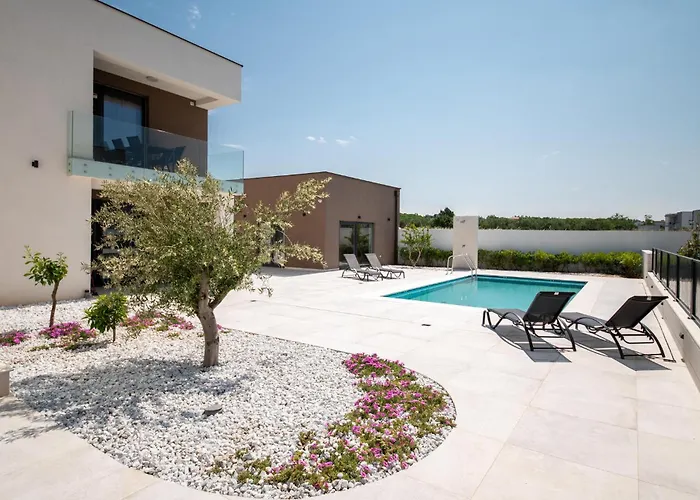 Luxurious In With Sauna *