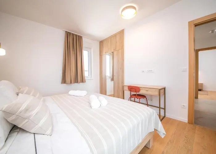 Апартаменты Luxurious In With Sauna *