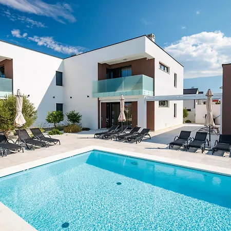 Luxurious In With Sauna *